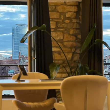 Skyline-vitton Loft72 * Lyon
