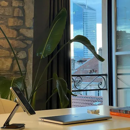 Skyline-vitton Loft72
